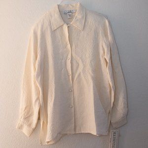 Silk blouse, floral pattern, NWT size S Eggshell white